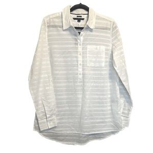 NWT TOMMY HILFIGER BOYFRIEND FIT WHITE ON WHITE BUTTON DOWN BLOUSE SIZE MEDIUM